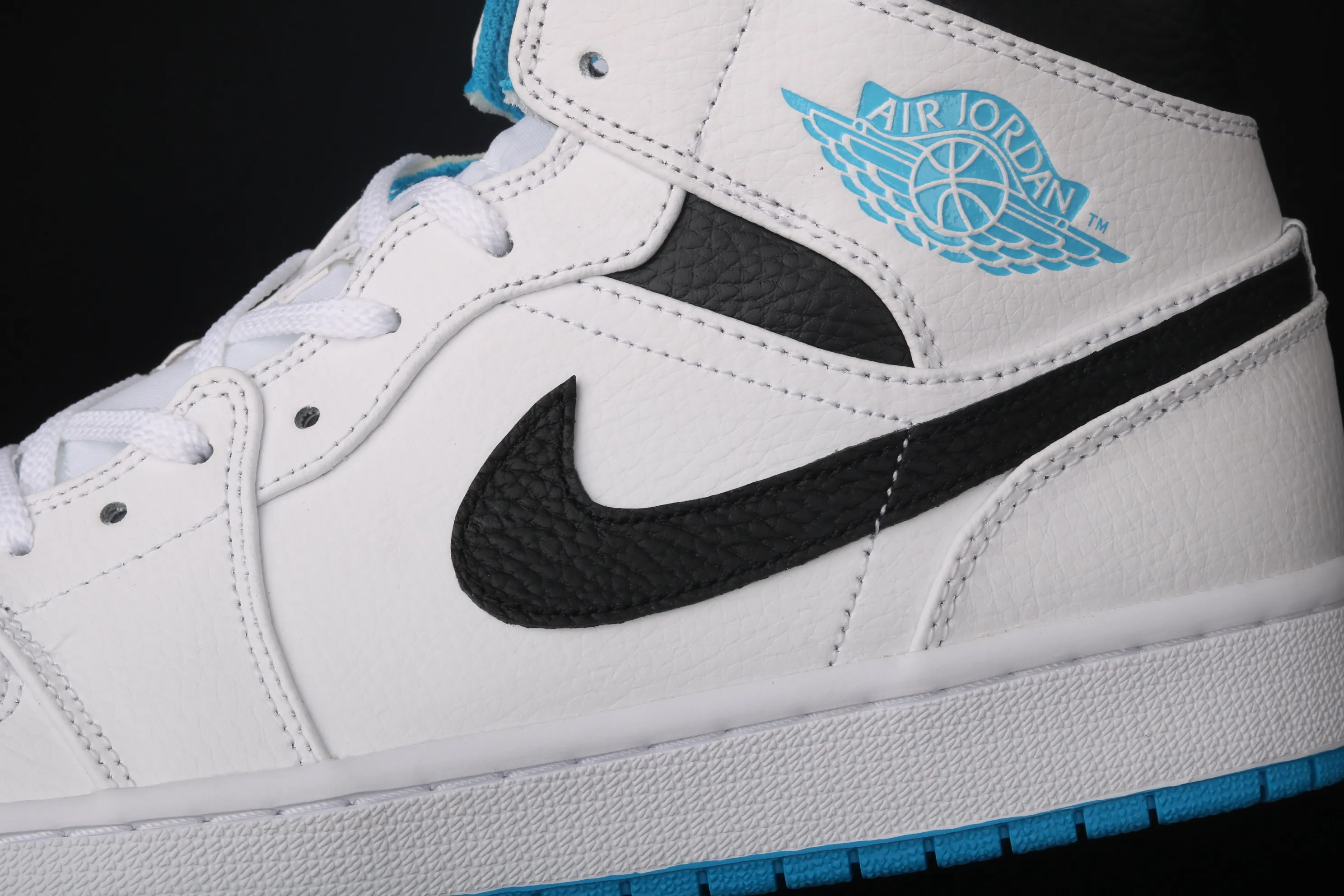 All categories Air Jordan Jordan series basketball shoes Air Jordan 1 Mid Air Jordan 1 Mid AJ1 Joe 1 Zhongbang basketball shoes 554724-141